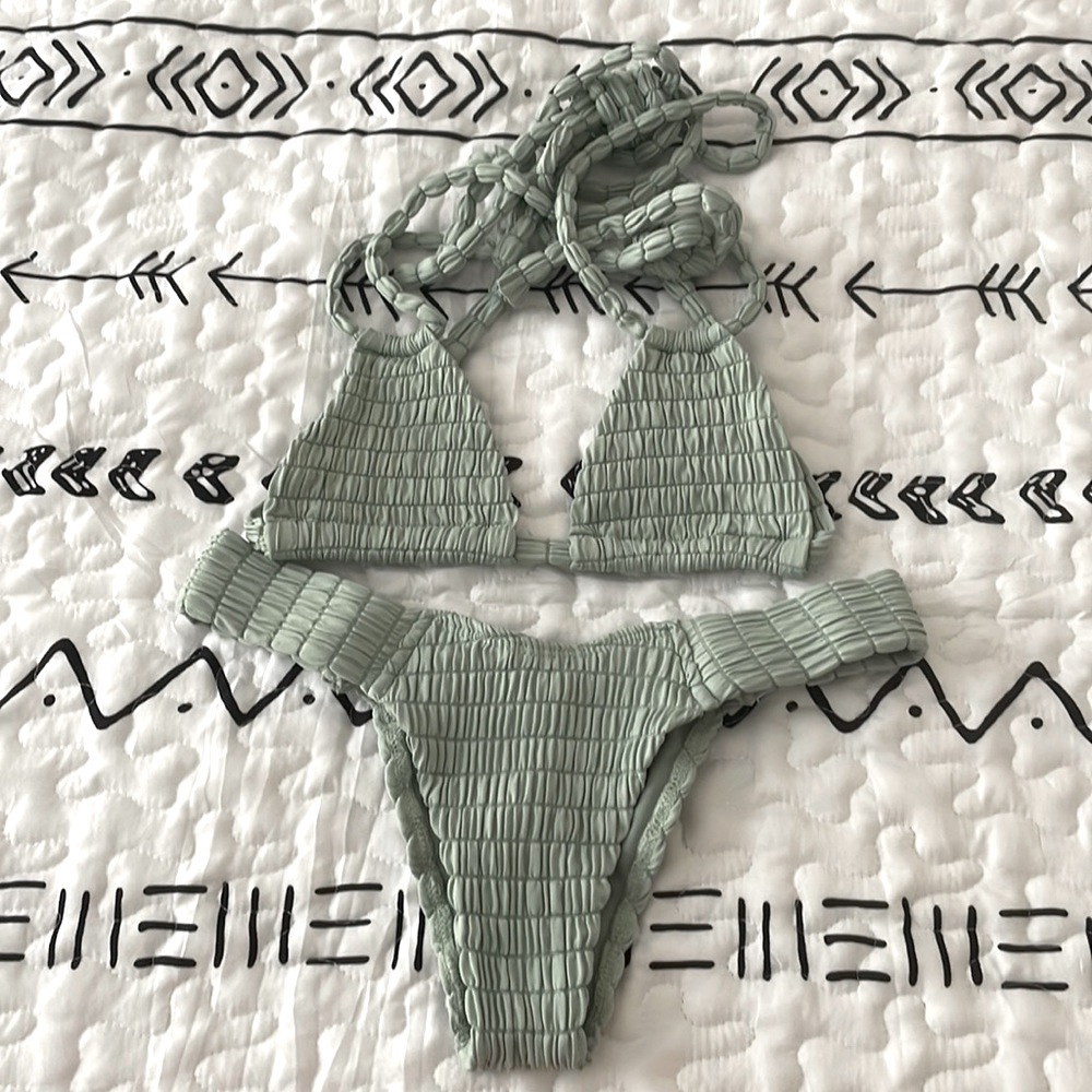 Montce Solo Bikini Top & Uno Bikini Bottom